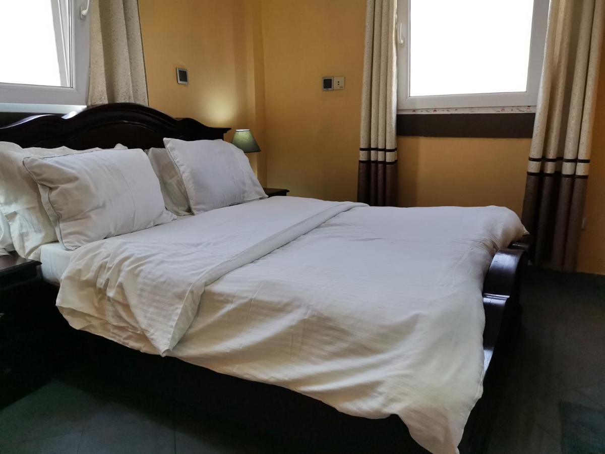 Residence Hoteliere Mb-202 C Douala Eksteriør bilde