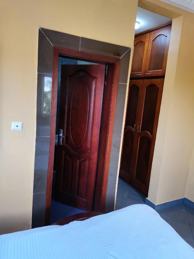 Residence Hoteliere Mb-202 C Douala Eksteriør bilde