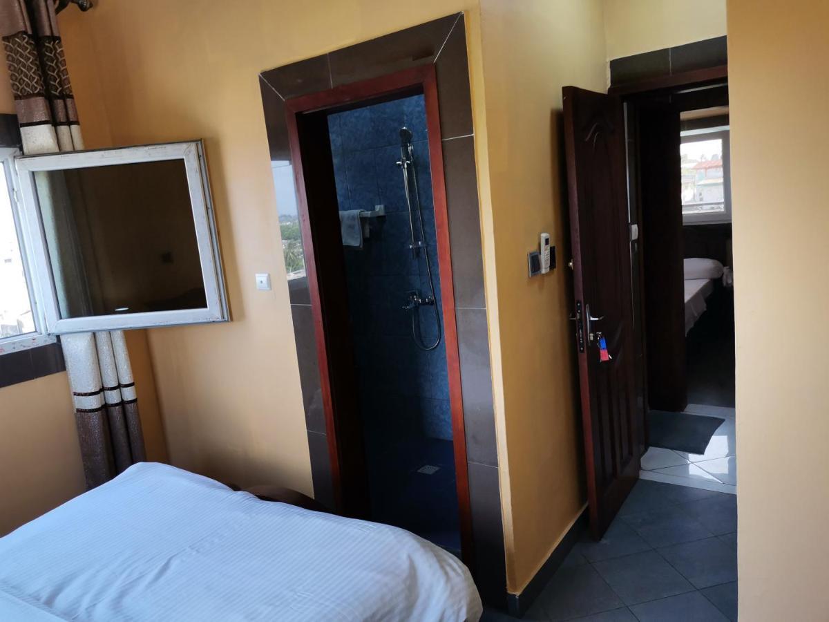 Residence Hoteliere Mb-202 C Douala Eksteriør bilde