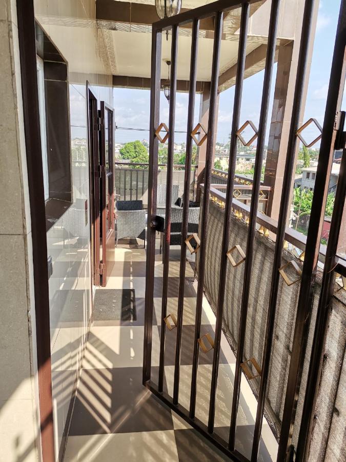 Residence Hoteliere Mb-202 C Douala Eksteriør bilde